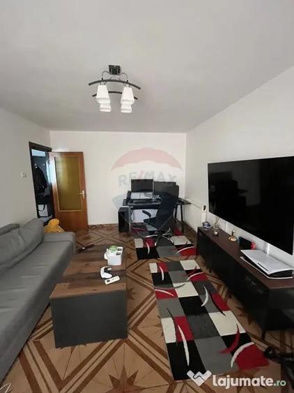 Apartament cu 3 camere decomandat în Militari