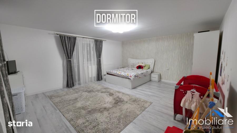 Casă cu 4 camere cu Teren 506 Mp în Petros