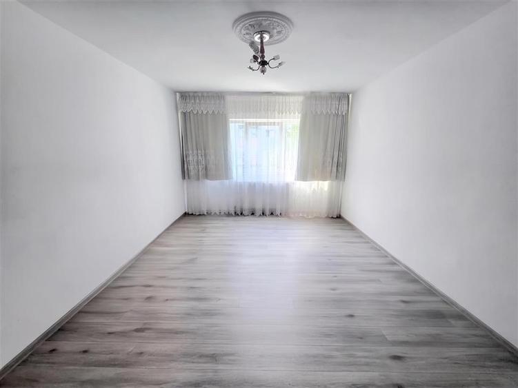 Apartament cu 3 camere decomandat, mobilat în Obcini