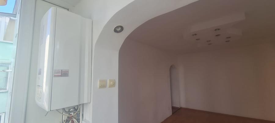 Apartament cu 3 camere în Aurel Vlaicu