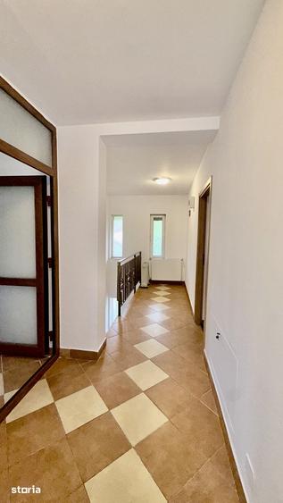 Casă cu 6 camere cu Teren 319 Mp în Vlădești