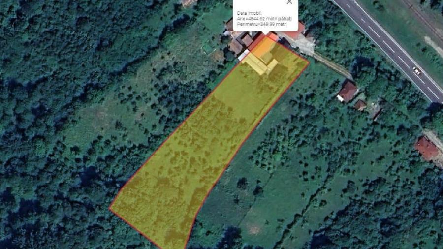 Casă individuală cu 6 camere cu Teren 4835 Mp în Robești