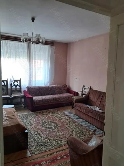 Casă cu 4 camere în 14 Mai