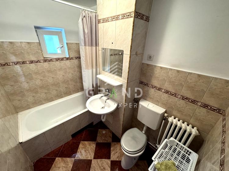 Apartament cu 3 camere decomandat, mobilat în Zorilor