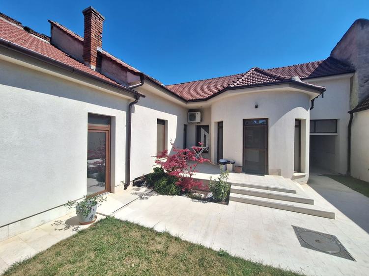 Casă cu 4 camere în Ultracentral
