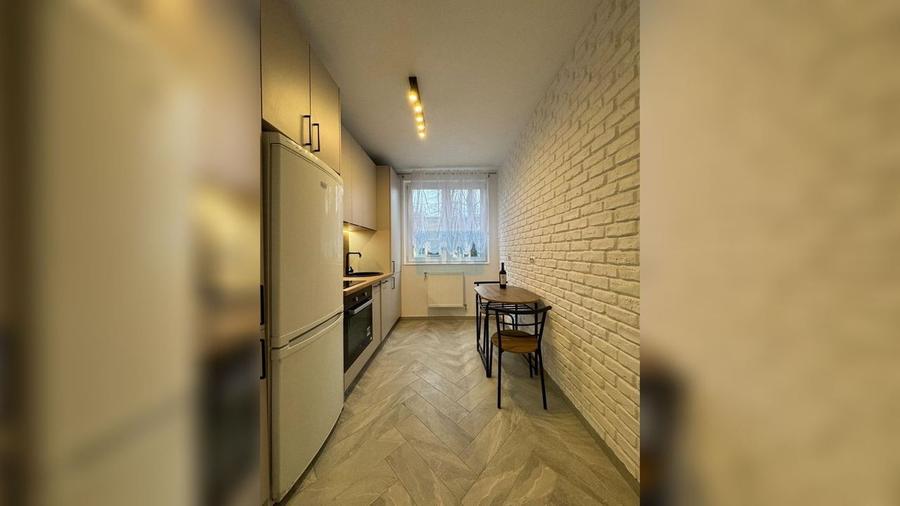Apartament cu 2 camere semidecomandat, mobilat în Horea