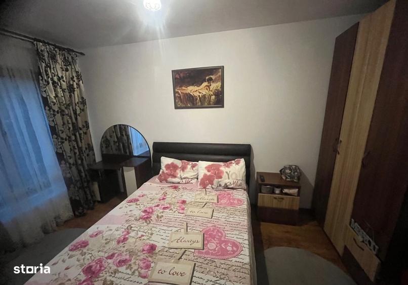 Apartament cu 3 camere decomandat în Granit