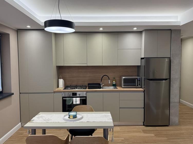 Apartament cu 3 camere decomandat în Tomis Plus