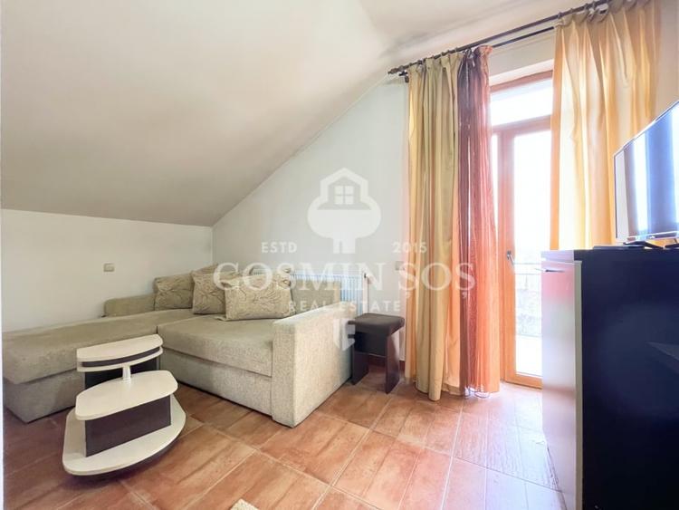 Casă individuală cu 8 camere cu Canalizare în Florești