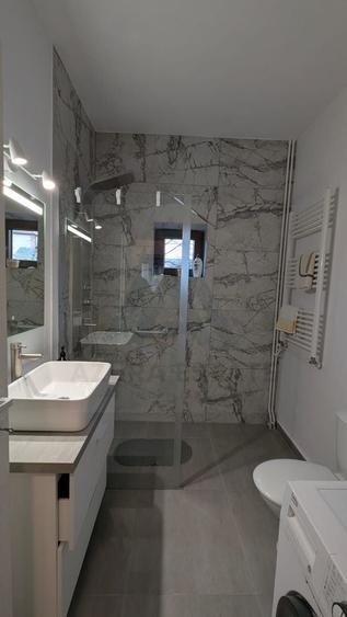 Apartament cu 3 camere decomandat, mobilat în Trei Stejari