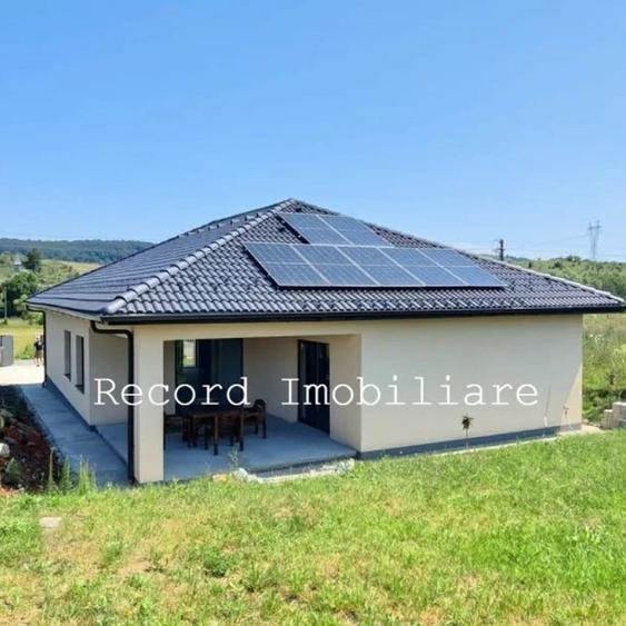 Casă individuală cu 4 camere cu Canalizare în Chinteni