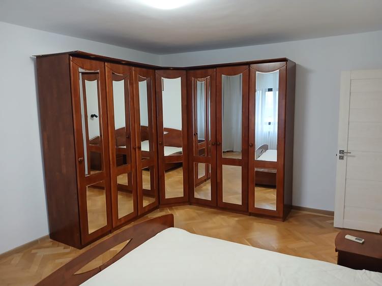 Apartament cu 3 camere decomandat, mobilat în Unirii