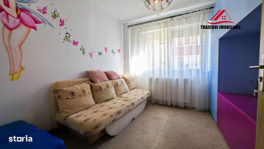 Apartament cu 3 camere decomandat, mobilat în Iosefin
