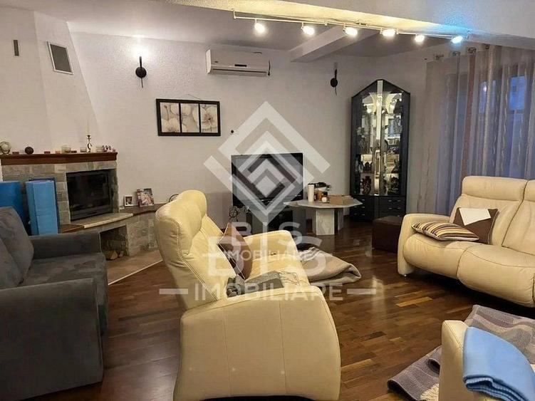 Casă individuală cu 6 camere cu Canalizare în Ultracentral