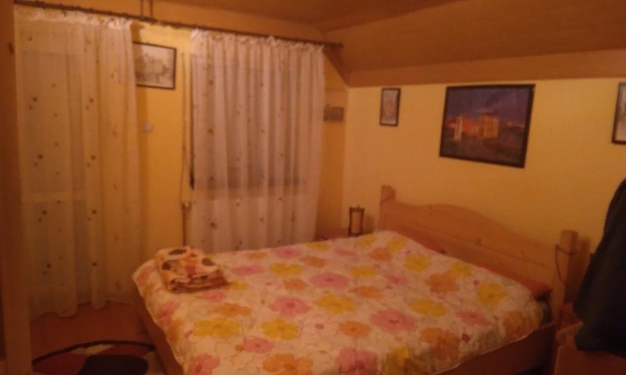 Casă individuală cu 5 camere cu Canalizare în Rânca
