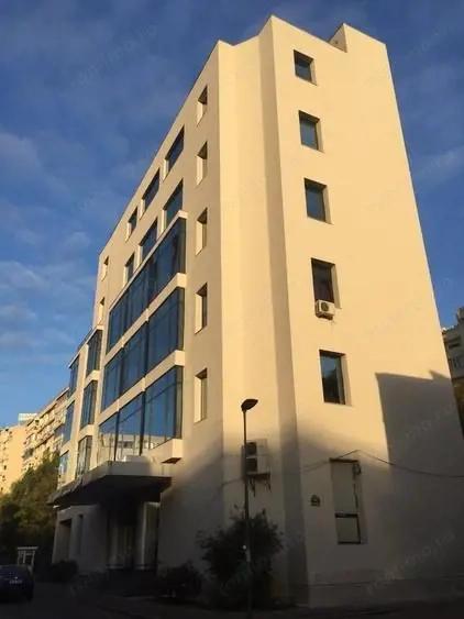 Spațiu comercial, de 1,600 mp, în Unirii