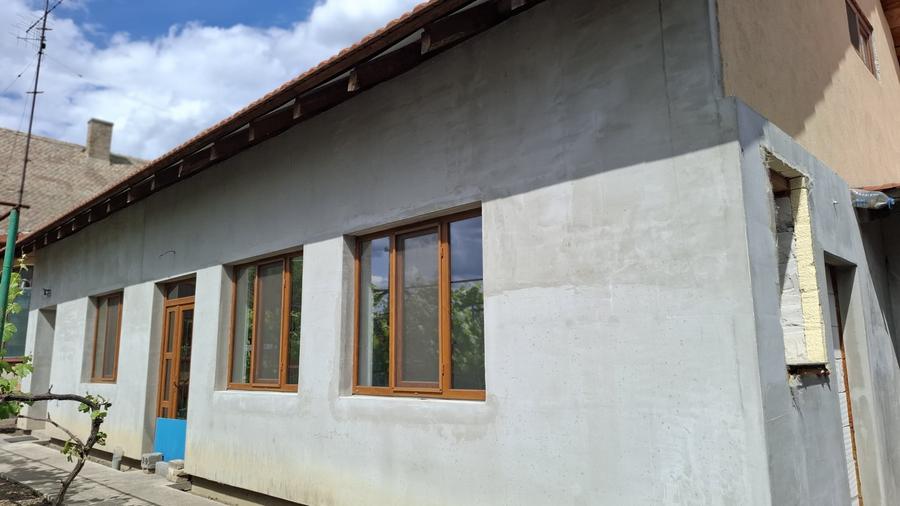 Casă individuală cu 7 camere cu Canalizare în Nădlac