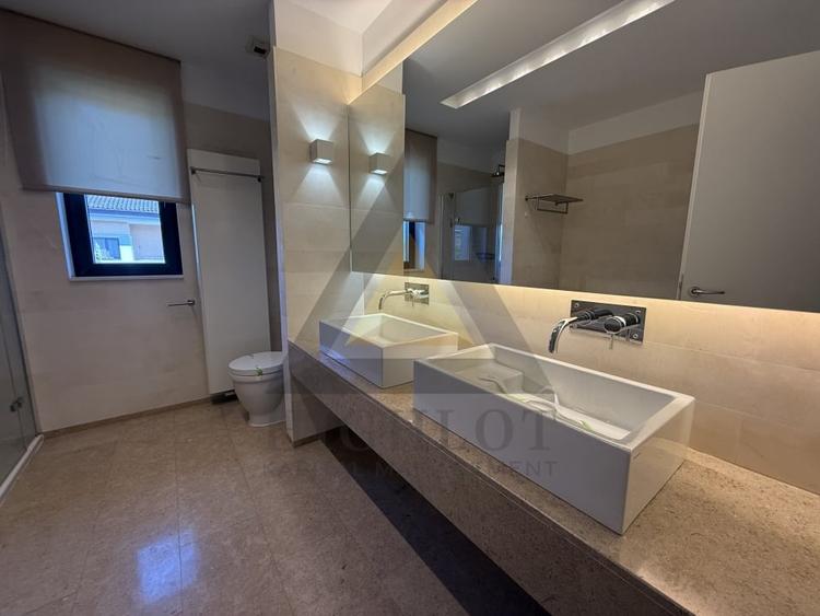 Casă cu 4 camere cu Canalizare în Pipera