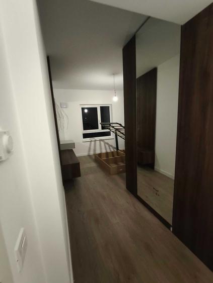 Apartament cu 3 camere decomandat în Metalurgiei