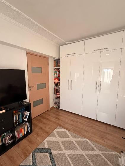 Apartament cu 2 camere decomandat, mobilat în Apărătorii Patriei