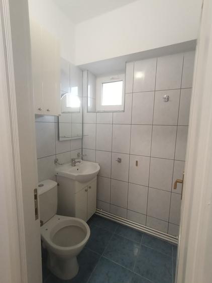Apartament cu 3 camere decomandat în Popoveni