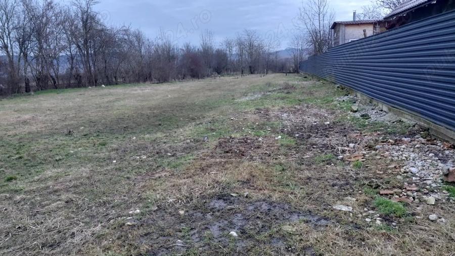 Spațiu comercial, în Răscruci