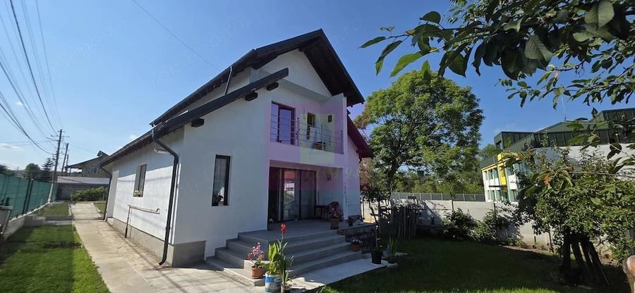 Casă cu 4 camere cu Teren 497 Mp în Central