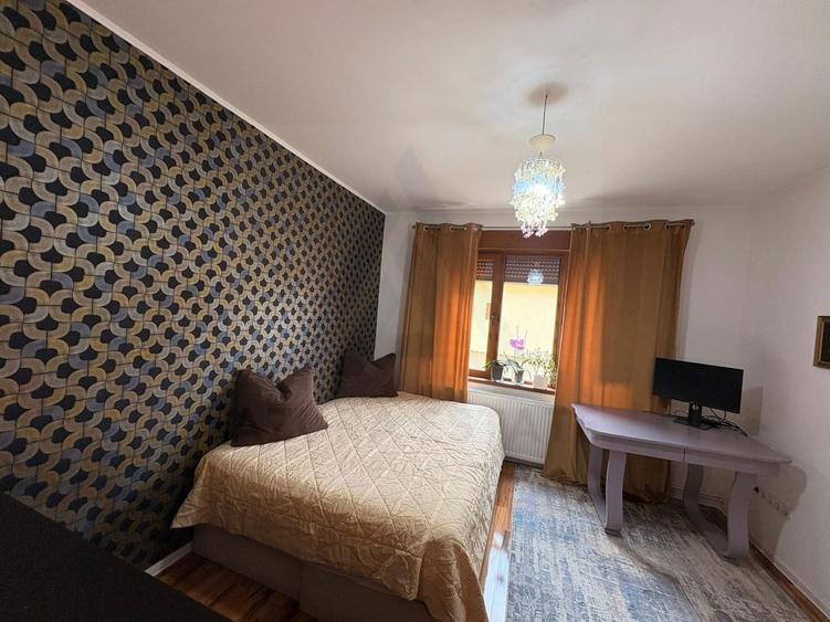 Duplex cu 5 camere cu Canalizare în Central