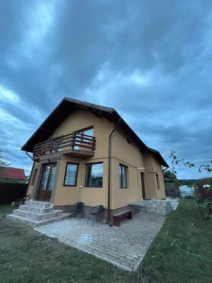 Casă individuală cu 4 camere cu Canalizare în Florești