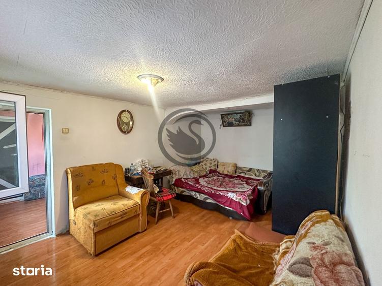 Casă cu 5 camere cu Teren 984 Mp în Blejoi