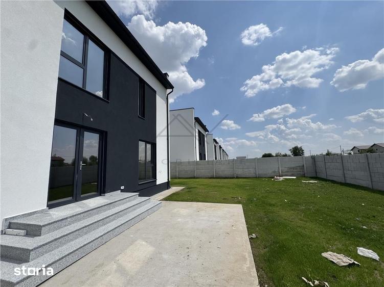 Casă cu 4 camere cu Teren 425 Mp în Olteni