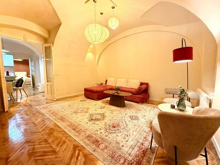 Apartament cu 2 camere decomandat, mobilat în P-ța Unirii