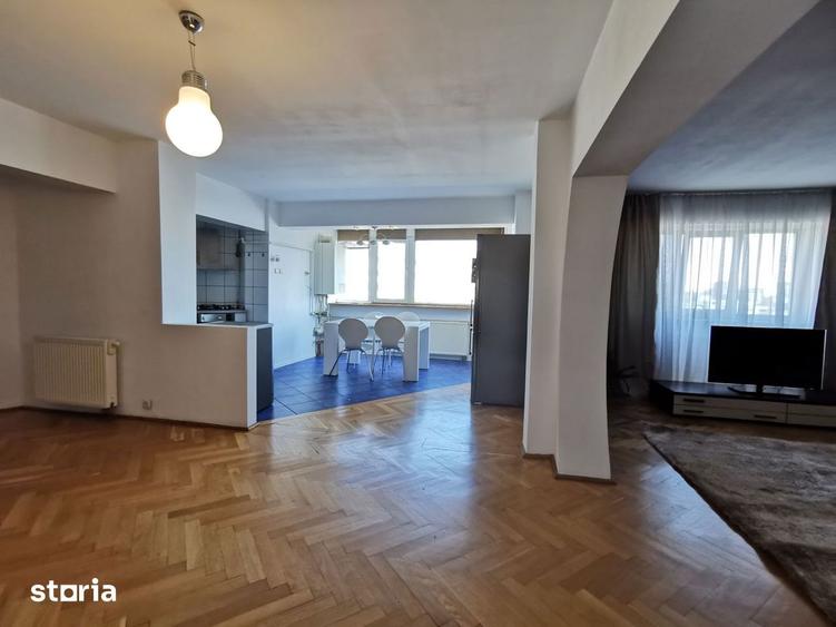 Apartament cu 3 camere decomandat, mobilat în Central