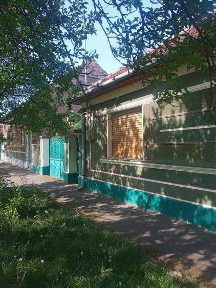 Casă cu 4 camere în Iosia