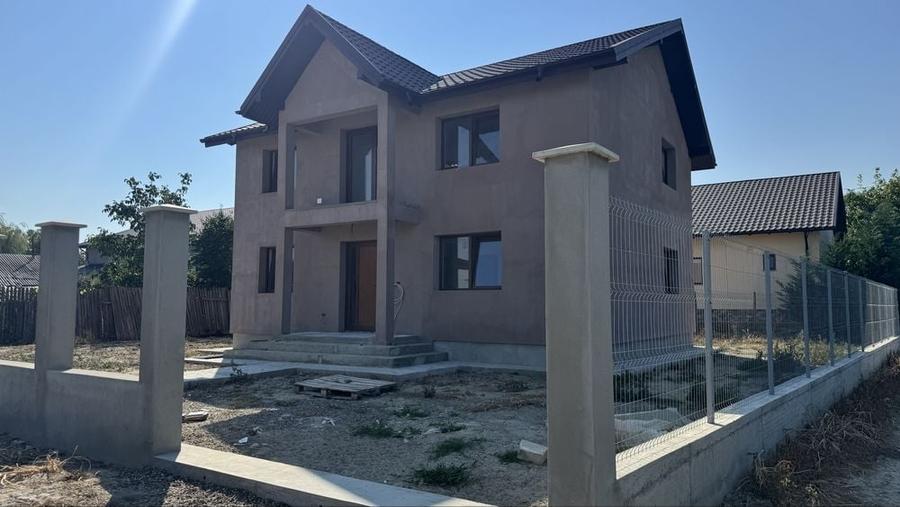 Casă cu 4 camere în Câmpineanca