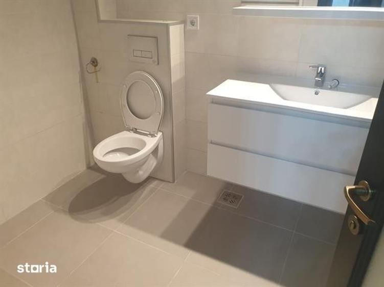 Apartament cu 3 camere, mobilat în Craiovei