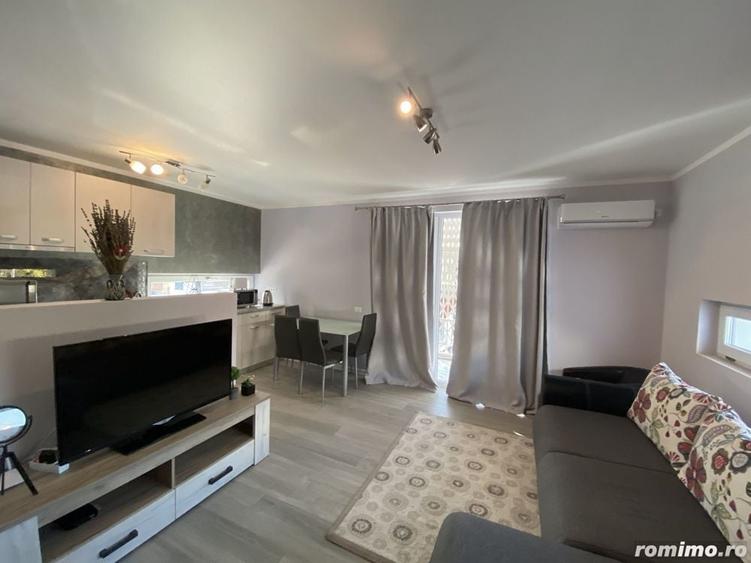 Apartament cu 3 camere decomandat în Dumbrăvița