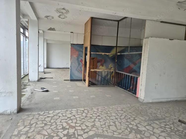 Spațiu comercial, de 500 mp, în Luncă