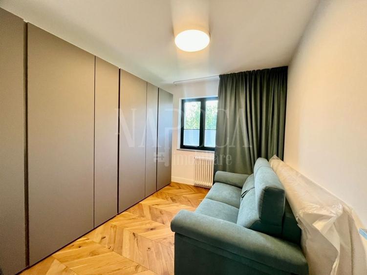 Apartament cu 4 camere semidecomandat în Central