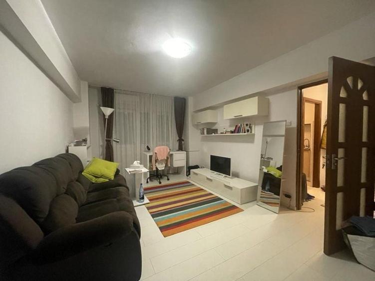 Apartament cu 2 camere semidecomandat, mobilat în Tineretului