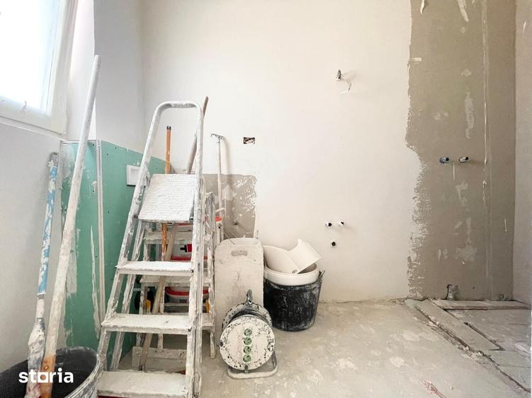 Casă cu 3 camere cu Teren 334 Mp în Berzovia
