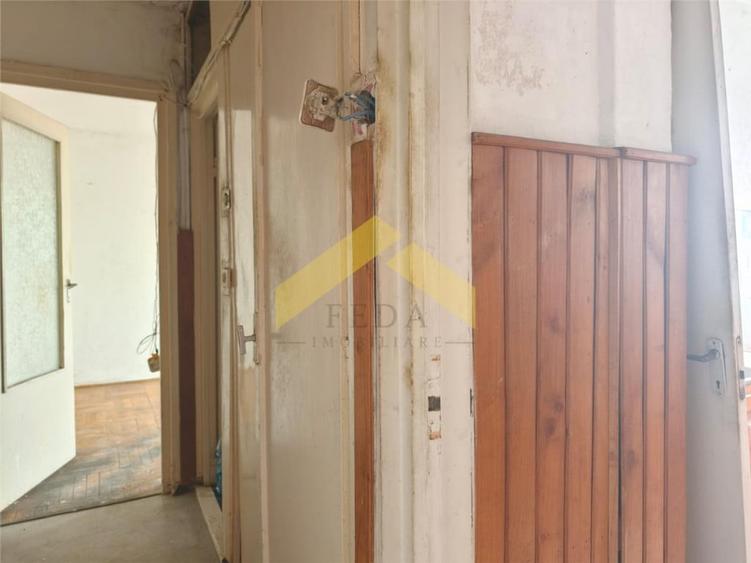 Apartament cu 2 camere semidecomandat în Aurel Vlaicu