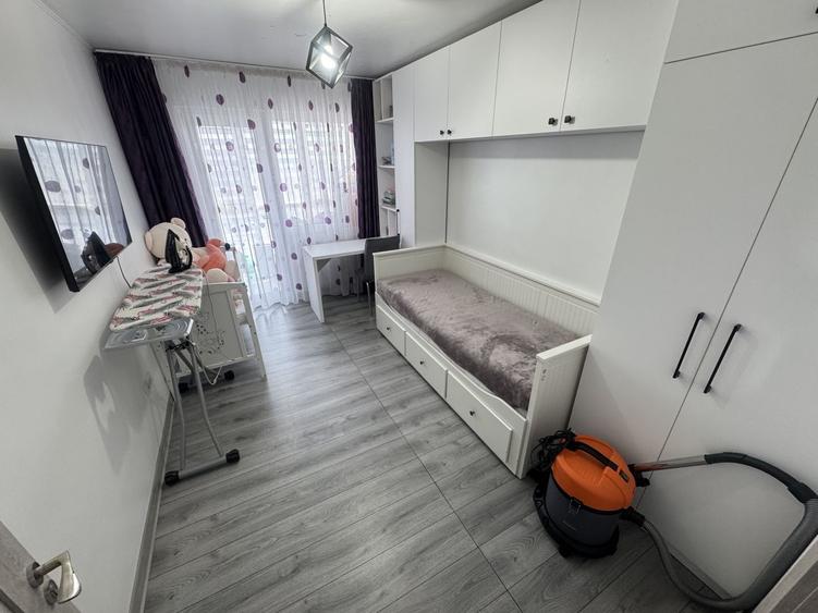 Apartament cu 3 camere decomandat, mobilat în Km 4-5