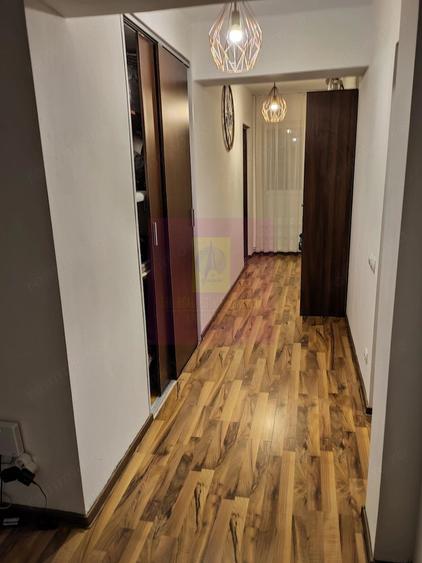 Apartament cu 3 camere semidecomandat în Central