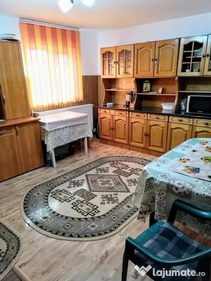 Casă cu 5 camere cu Teren 2099 Mp în Păru Rotund