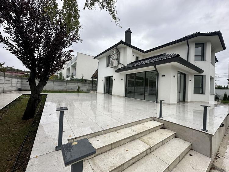 Casă individuală cu 10 camere cu Canalizare în Pipera