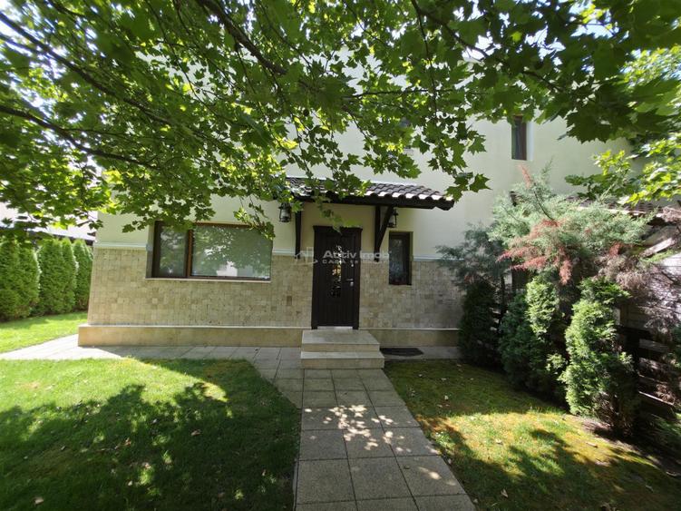 Casă cu 4 camere cu Teren 100 Mp în 1 Decembrie