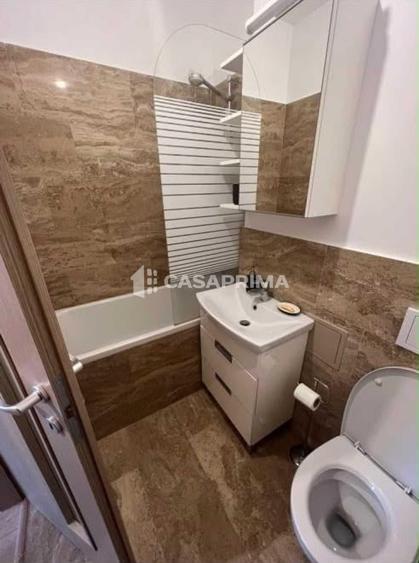 Apartament cu 3 camere decomandat în Nicolina