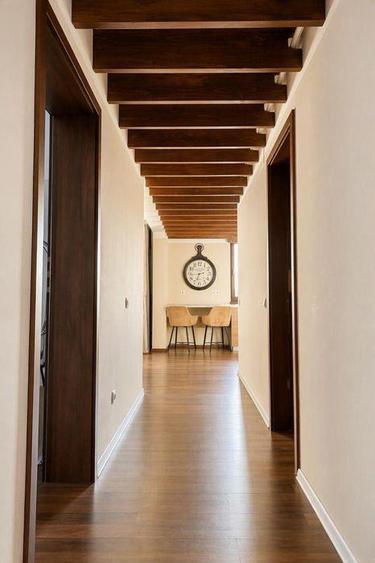 Apartament cu 3 camere decomandat în Tractorul