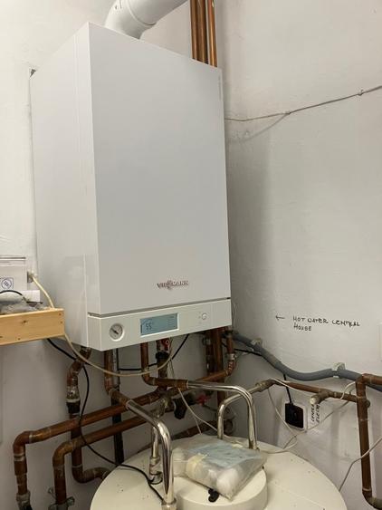 Casă individuală cu 3 camere cu Canalizare în Domenii